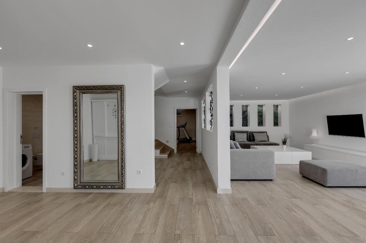 Villa Prestige Baška Voda エクステリア 写真