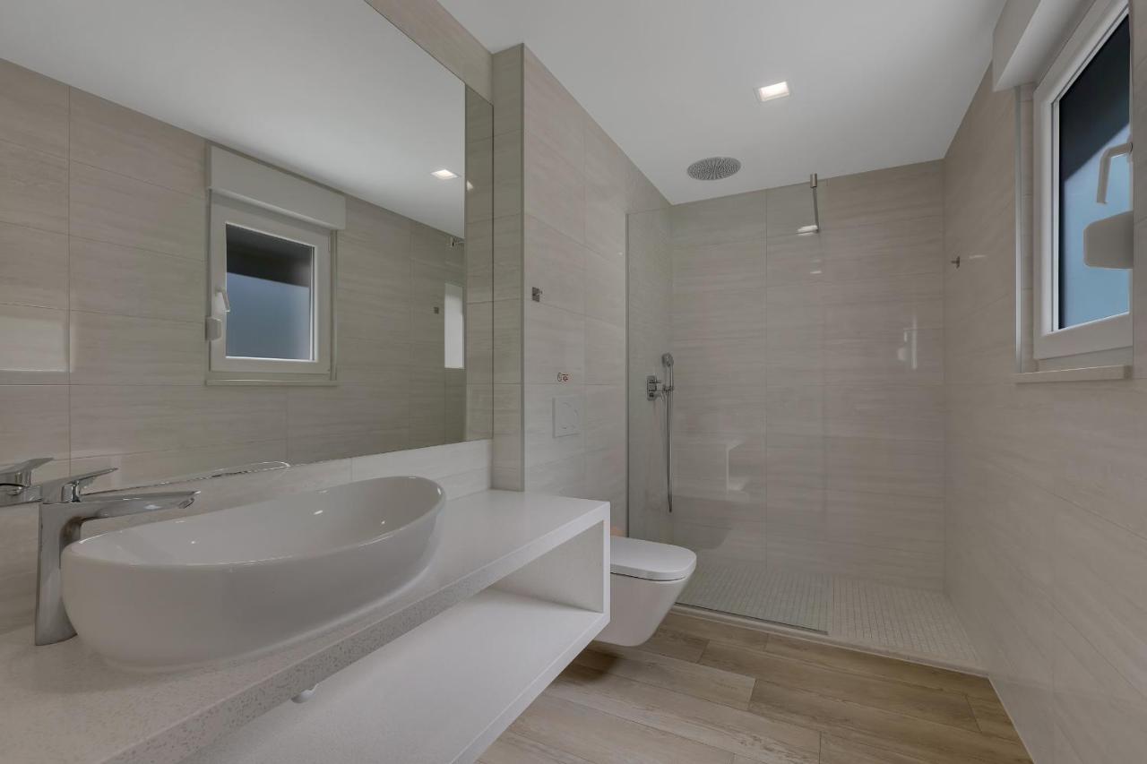 Villa Prestige Baška Voda エクステリア 写真